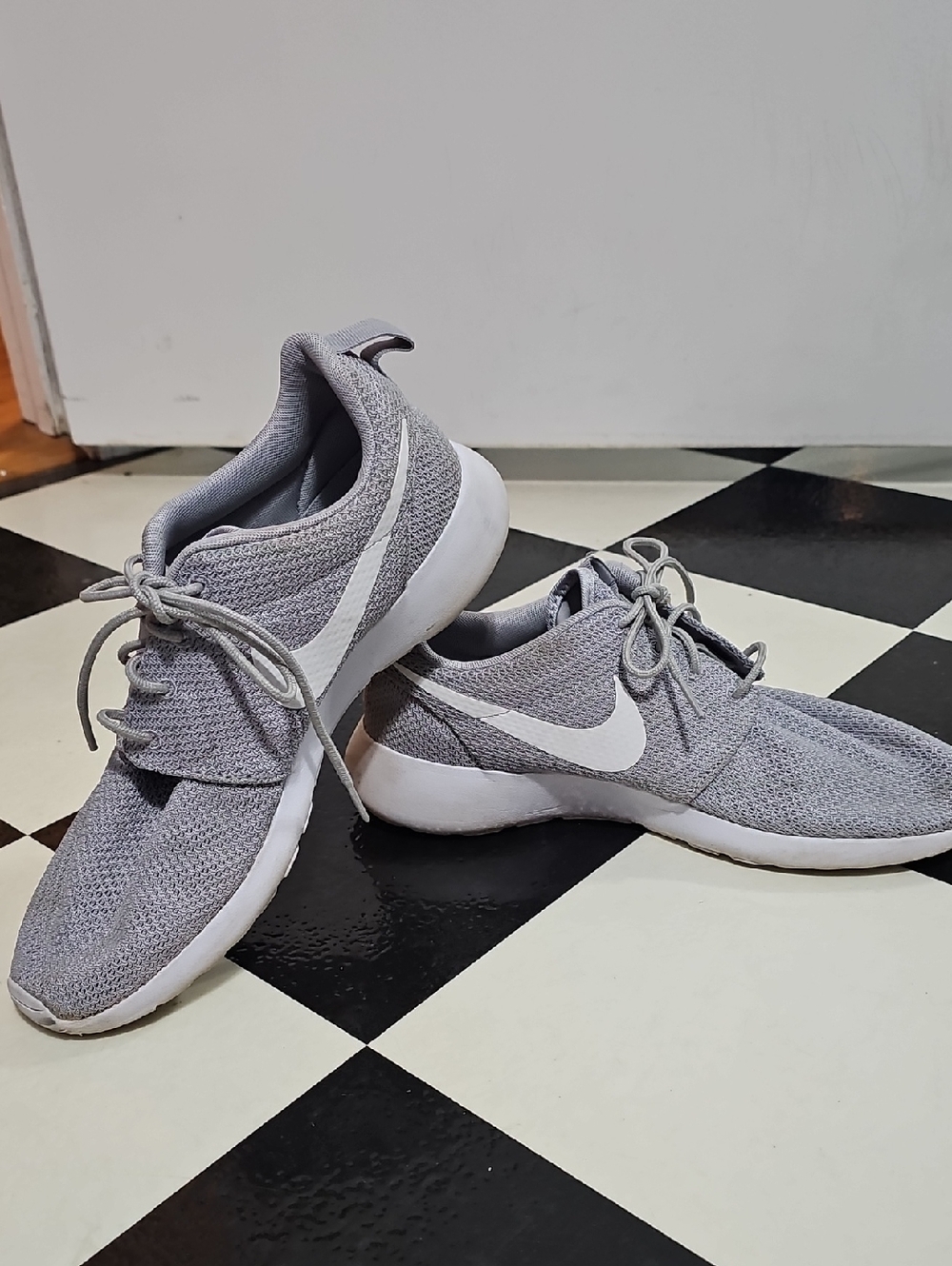 Nike Light Gray Mesh Sneakers with White Swoosh